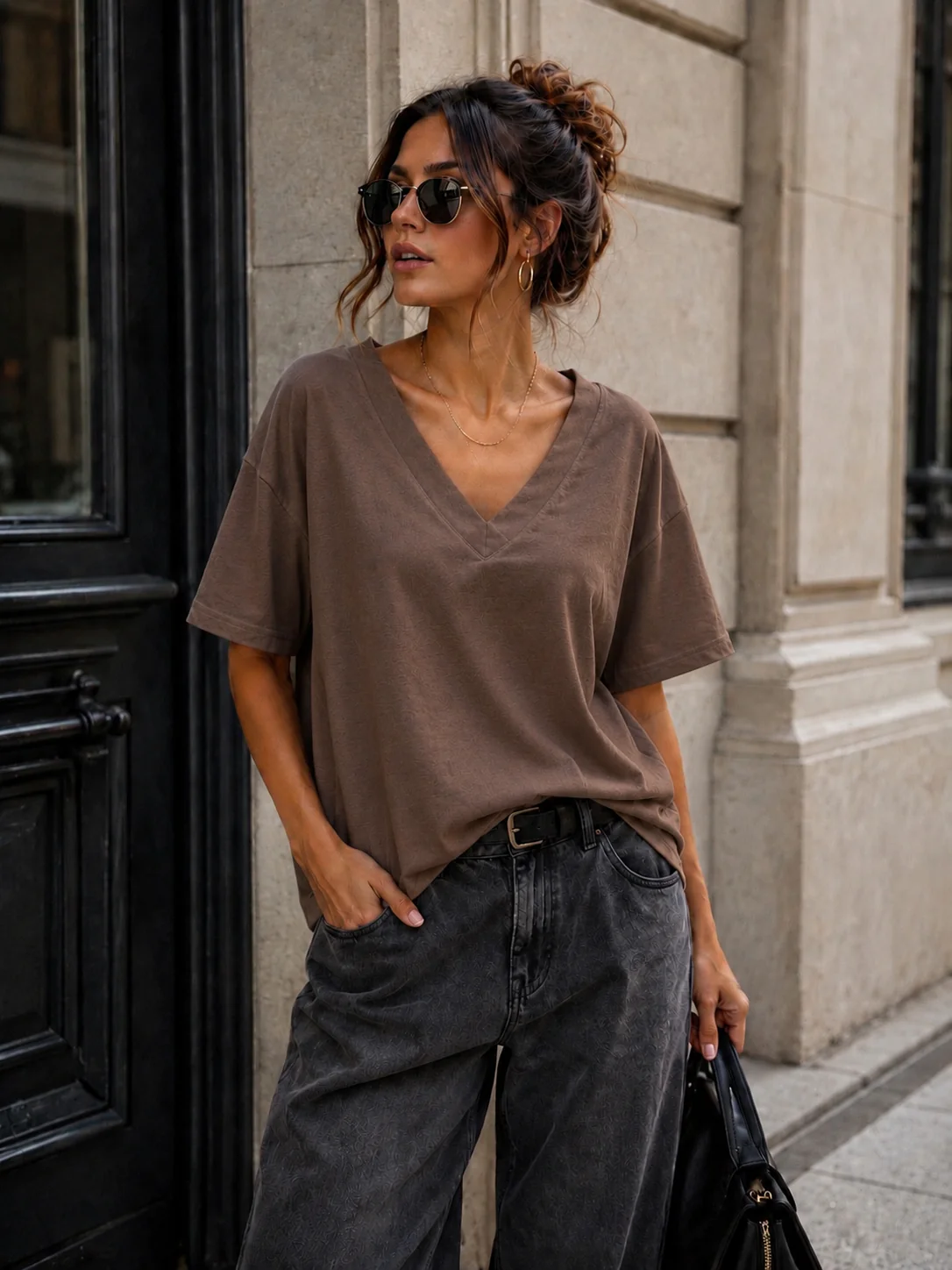 Basic T-shirt V-hals Milly Donkerbruin
