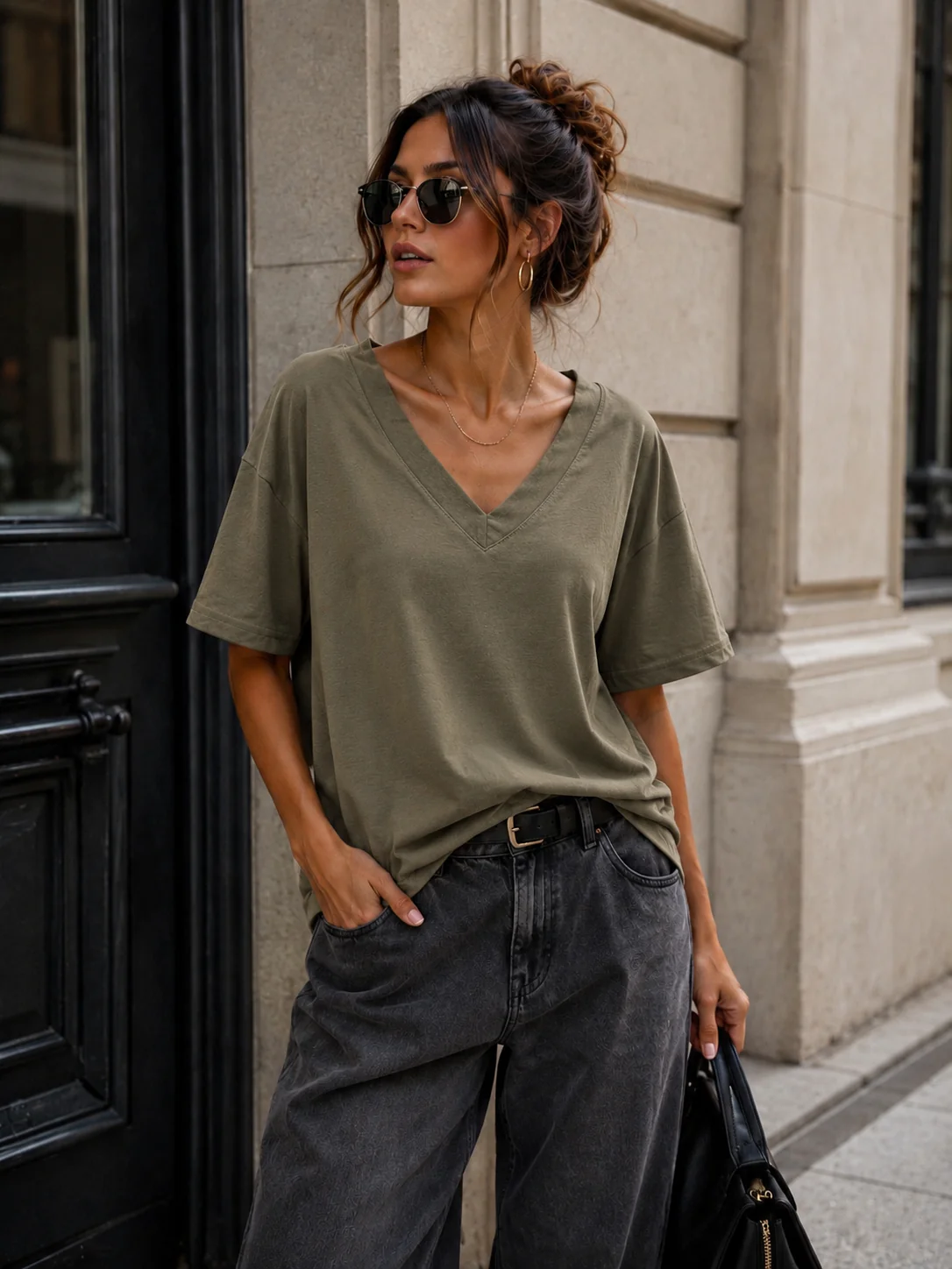 Basic T-shirt V-hals Milly Donkergroen - Image 2
