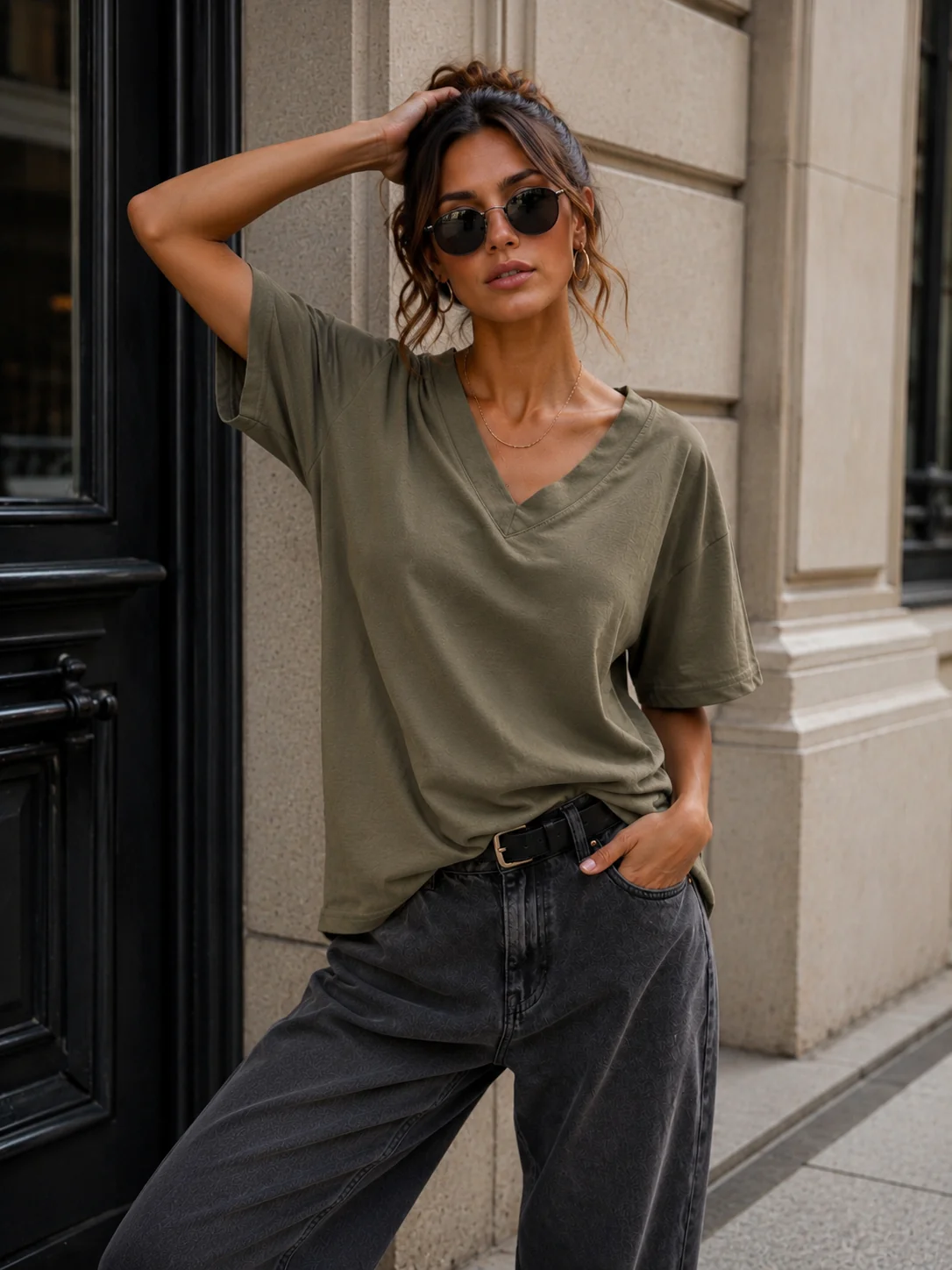 Basic T-shirt V-hals Milly Donkergroen - Image 3