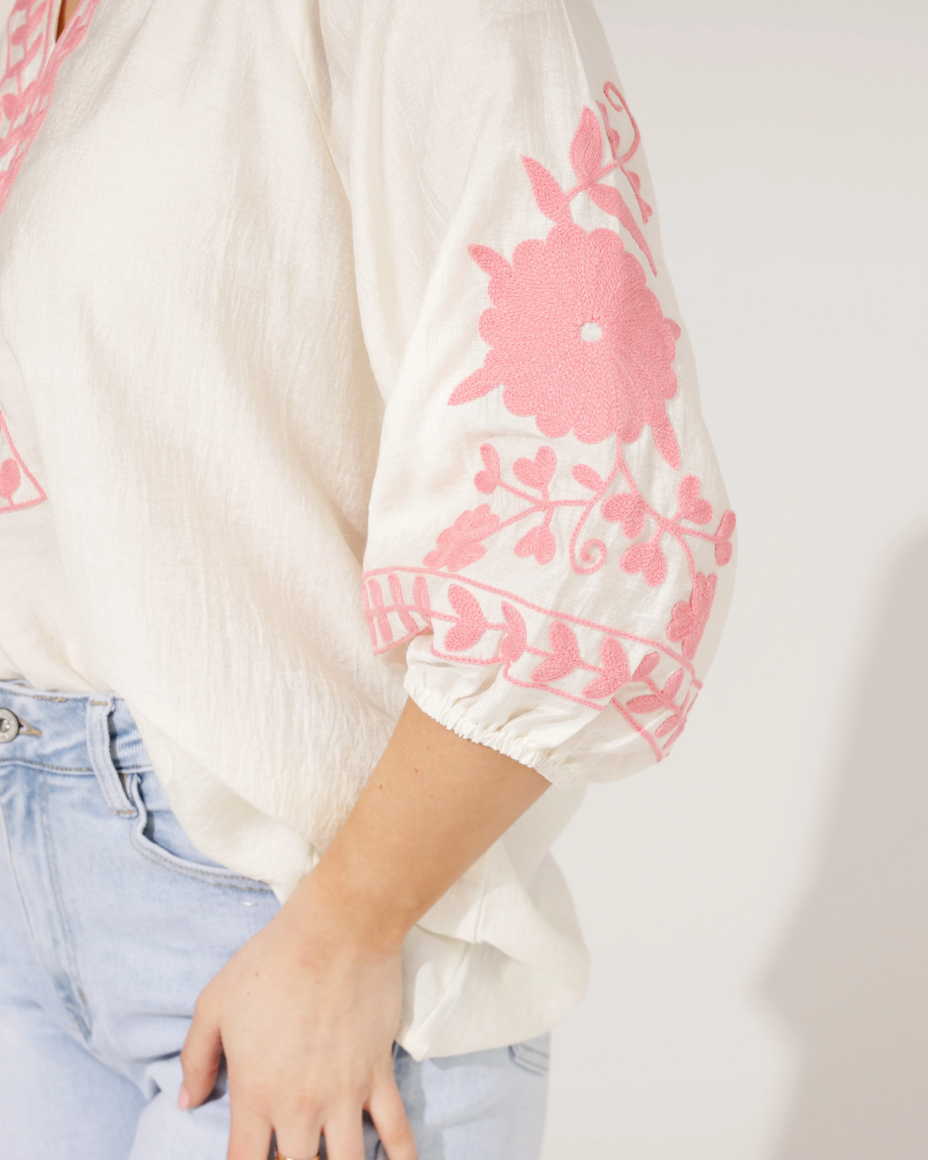 Blouse met borduursel Jilley Roomwit - Image 4
