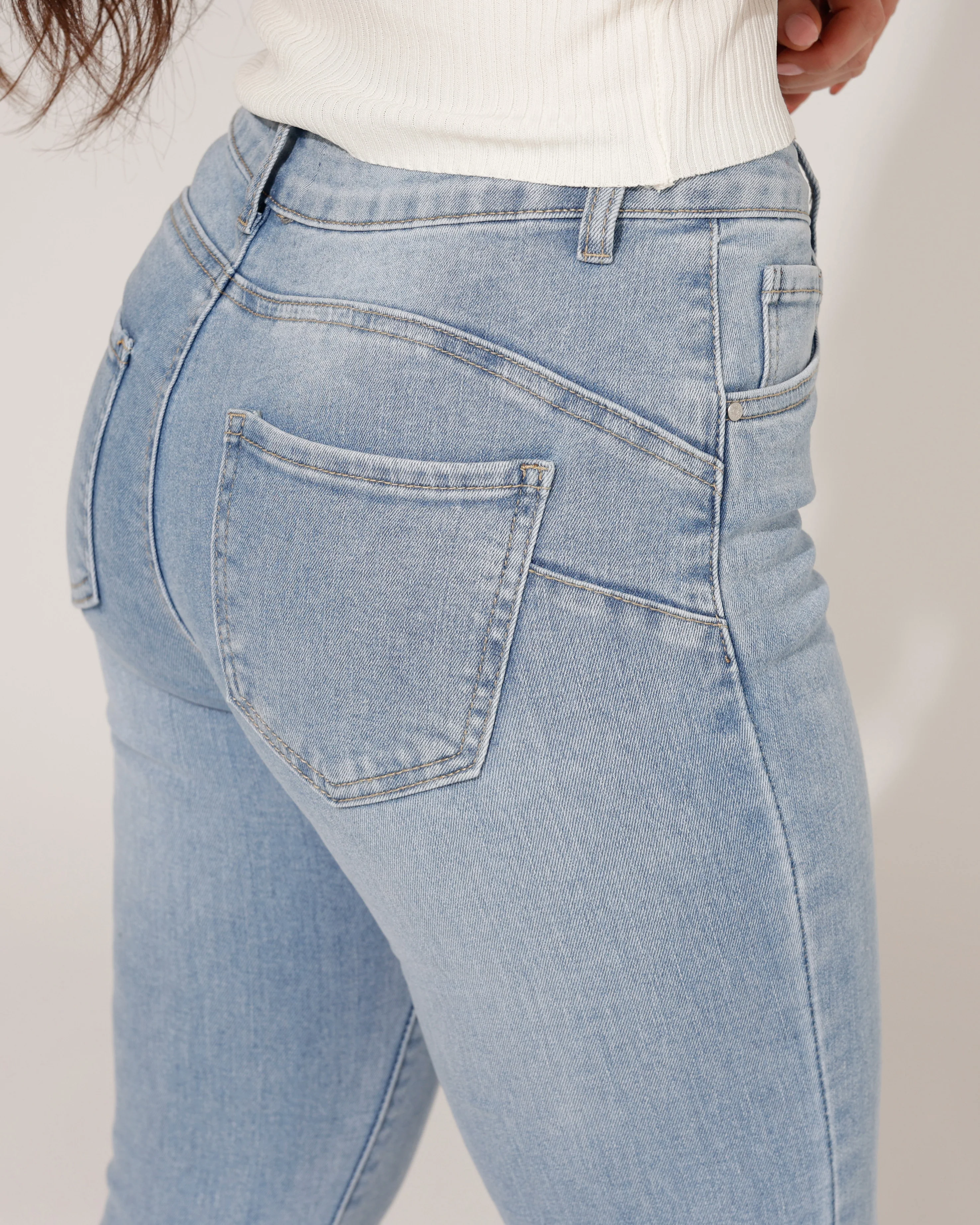 Goodies | Flared jeans Elena Lichtblauw - Image 5