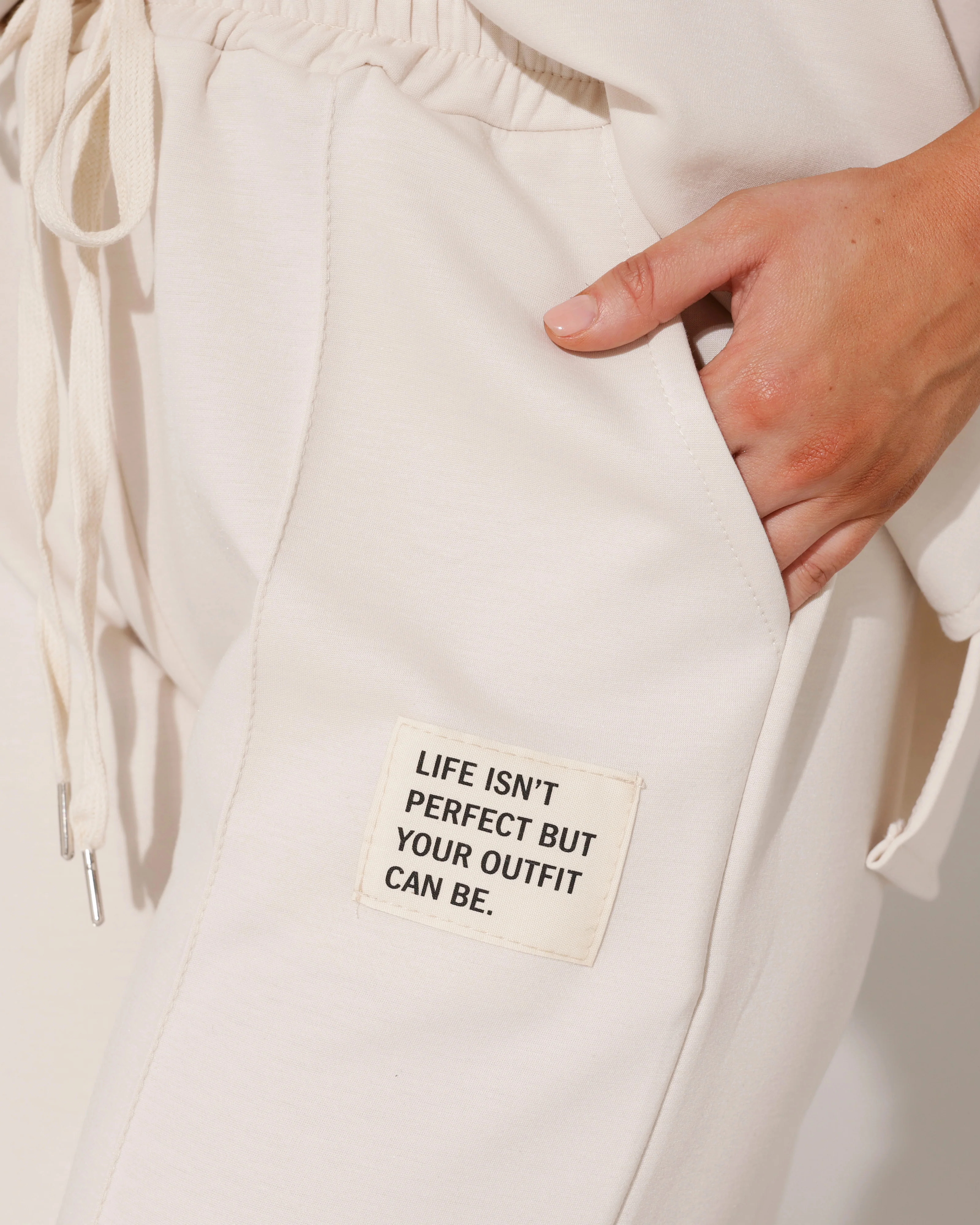 Huispak korte mouwen beige label isn't Perfect Beige - Image 5