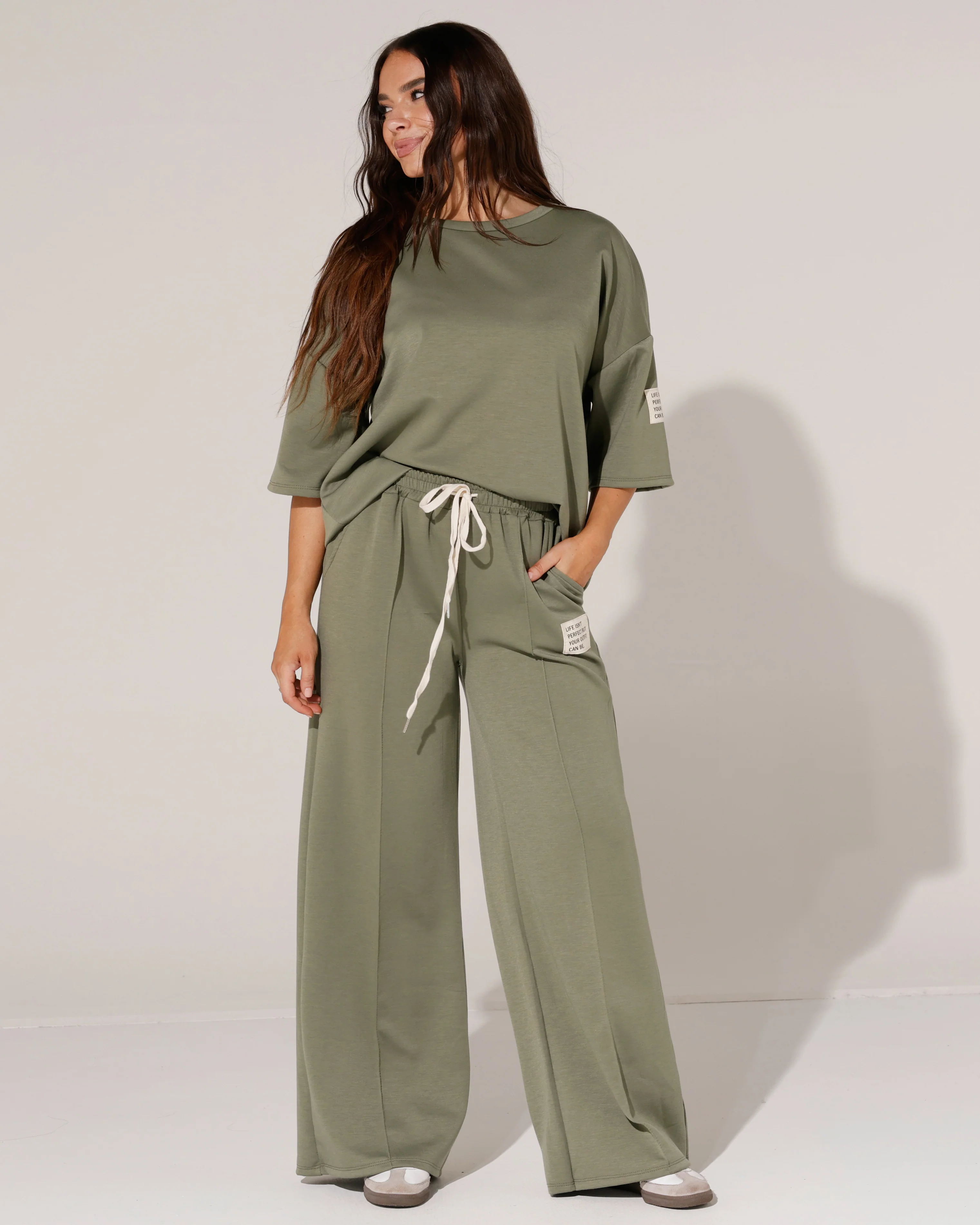 Huispak korte mouwen beige label isn't Perfect Groen