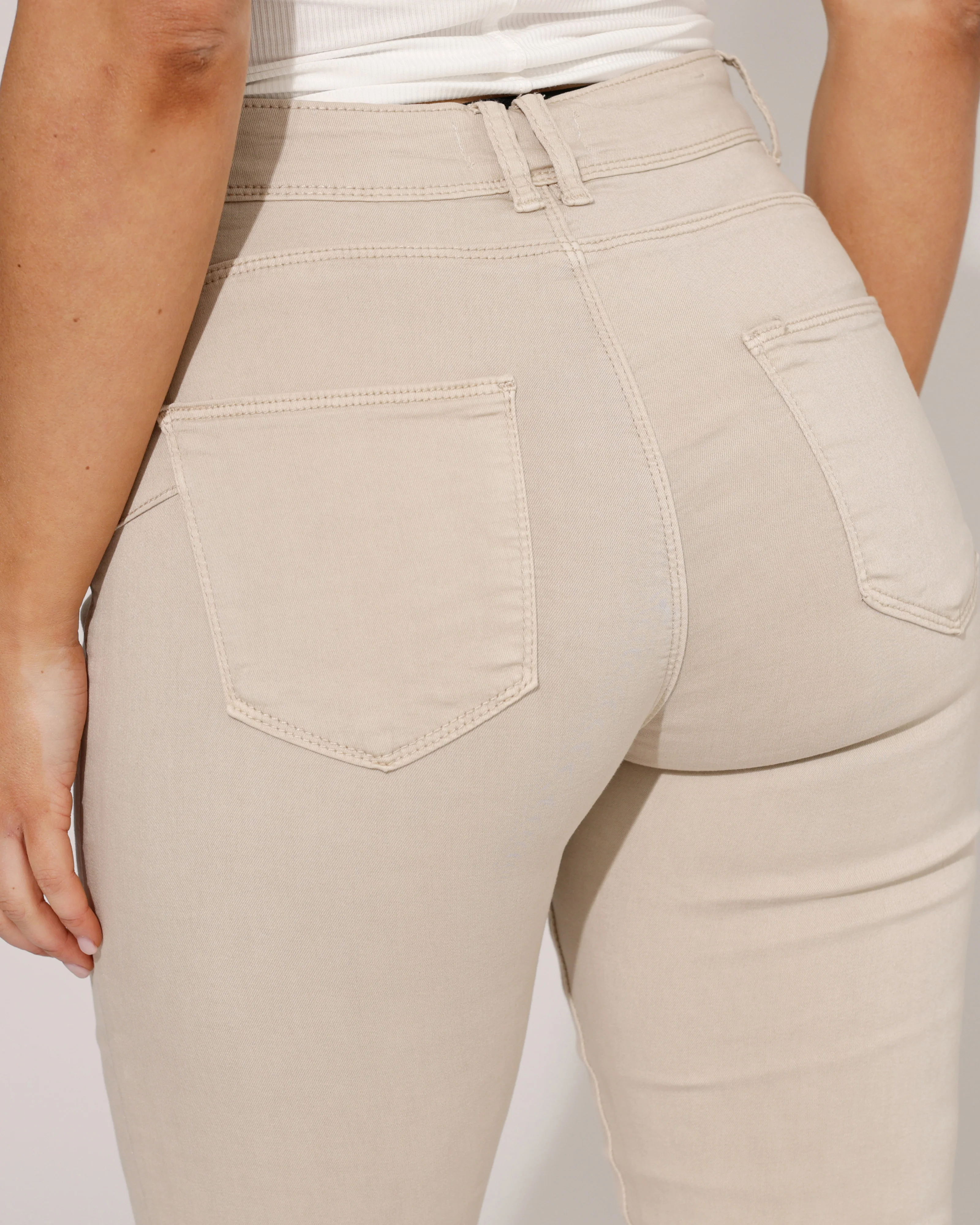 Norfy | Capri jeans Kim-10 Beige - Image 3