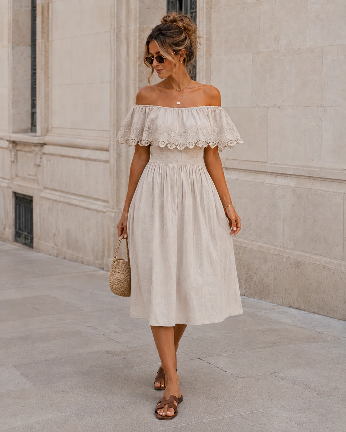 Off-shoulder jurk met broderie Bibi Beige - Image 2
