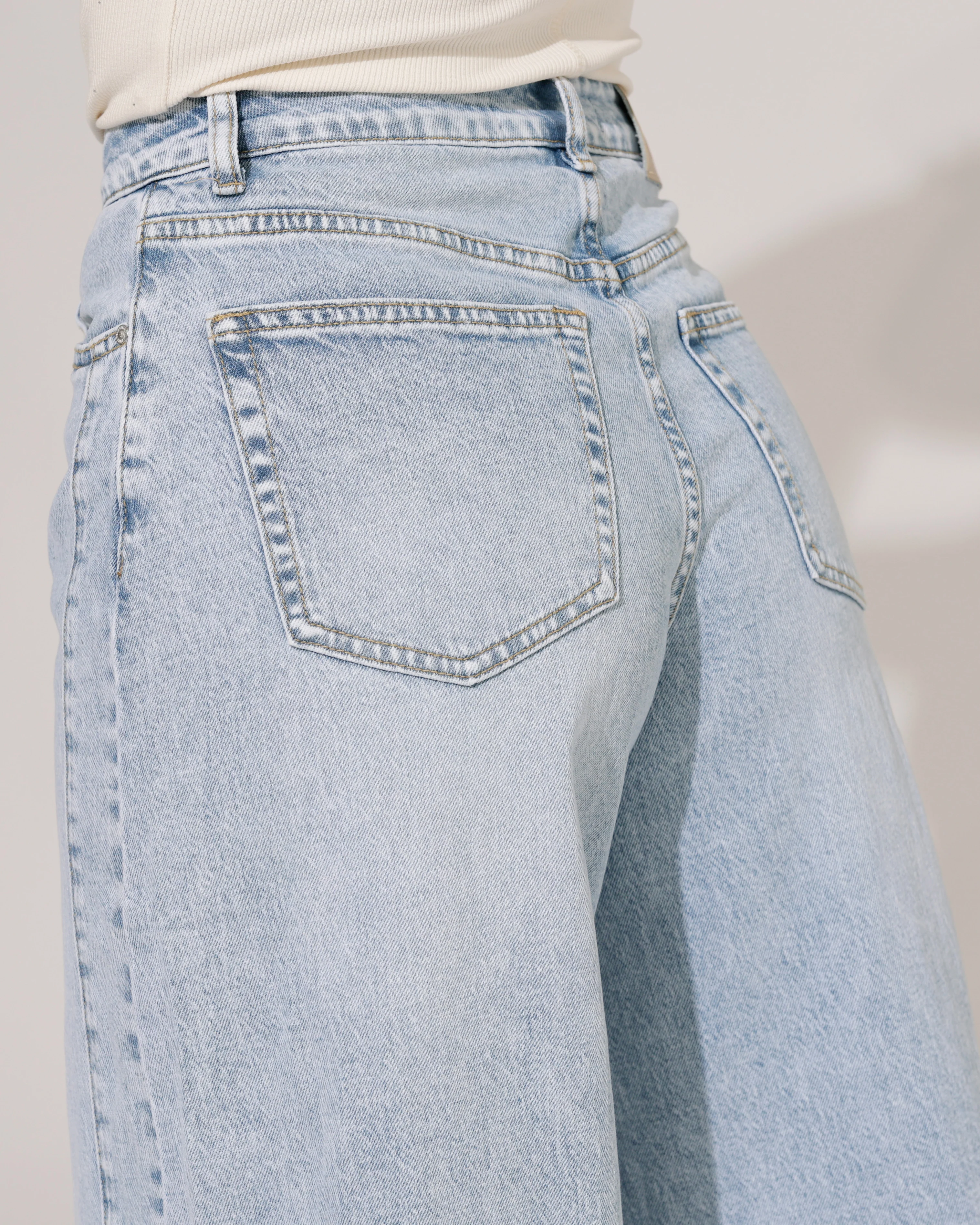 Queen Hearts | Extra wide leg jeans Maddy Blauw - Image 4