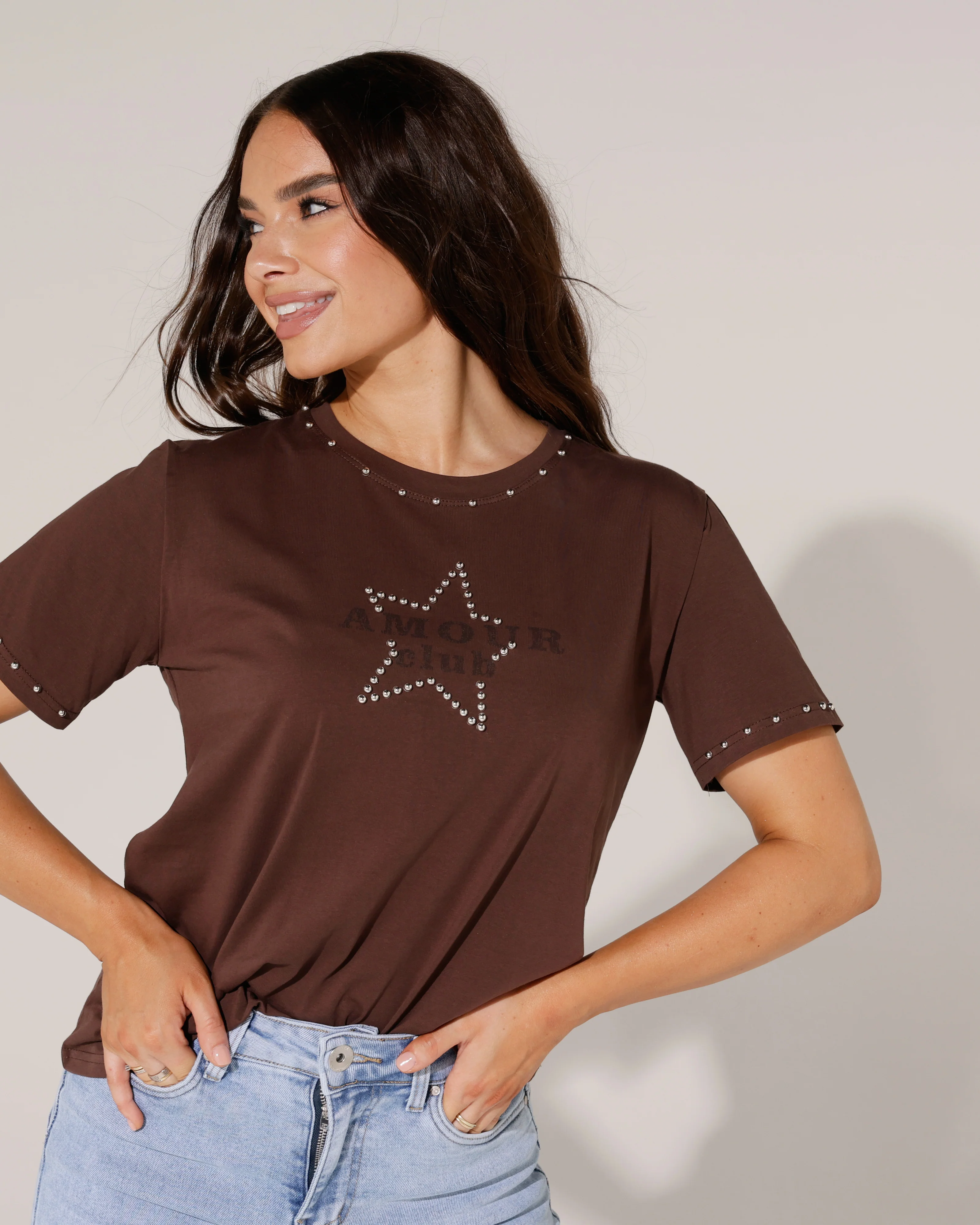 T-shirt Amour club Donkerbruin