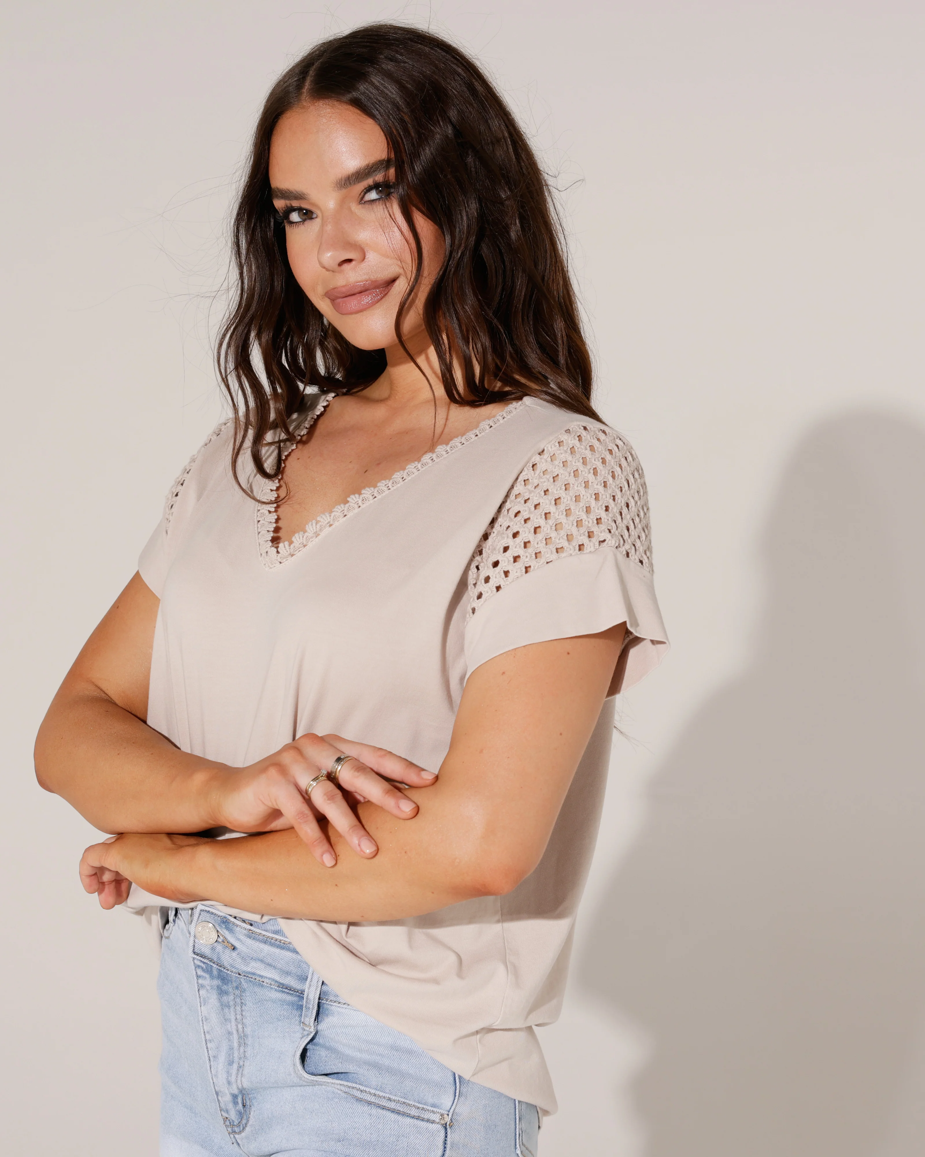 Top met gehaakte mouwdetail Kiki Taupe - Image 2